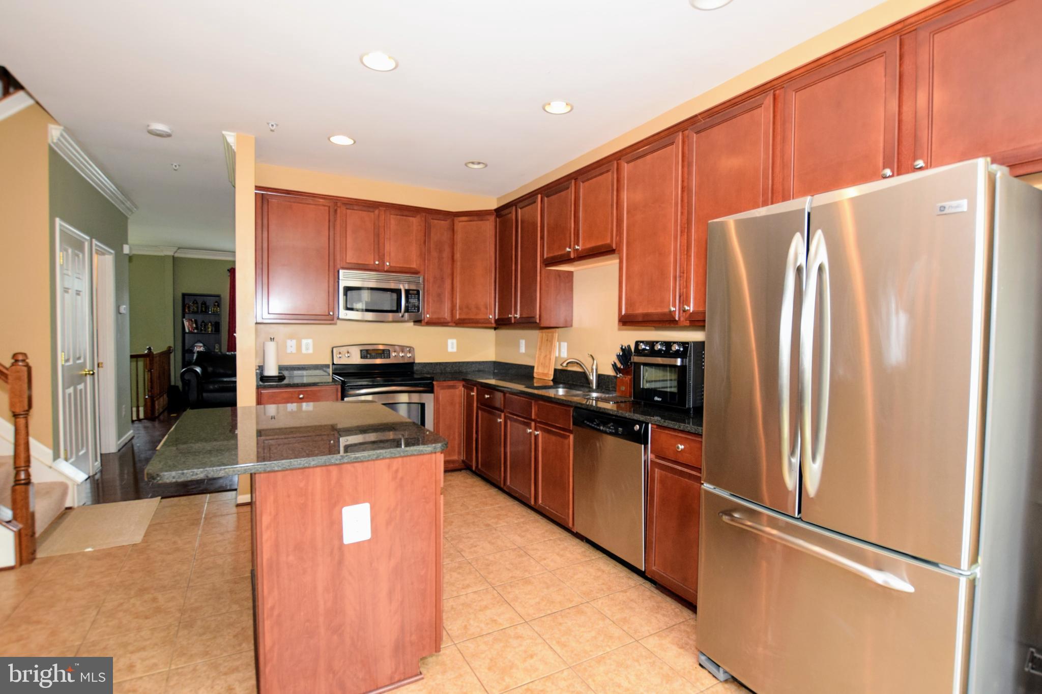 HOLLY WOODS - Residential