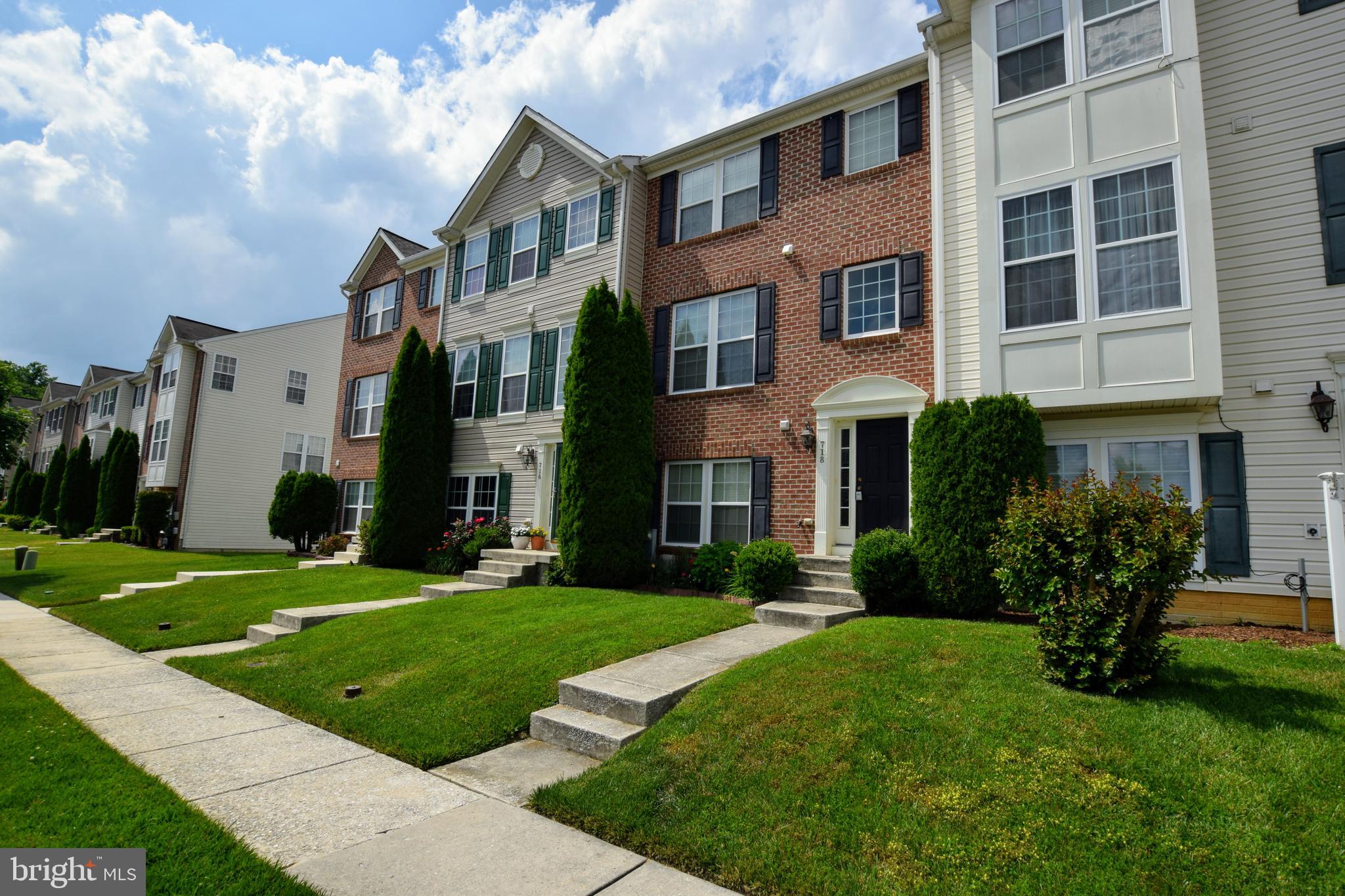 HOLLY WOODS - Residential