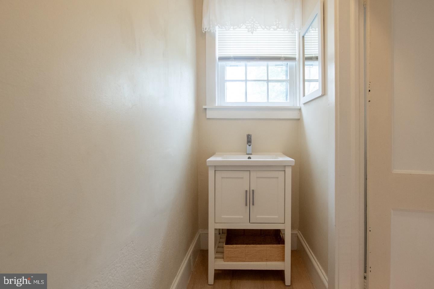 239 W EVERGREEN STREET