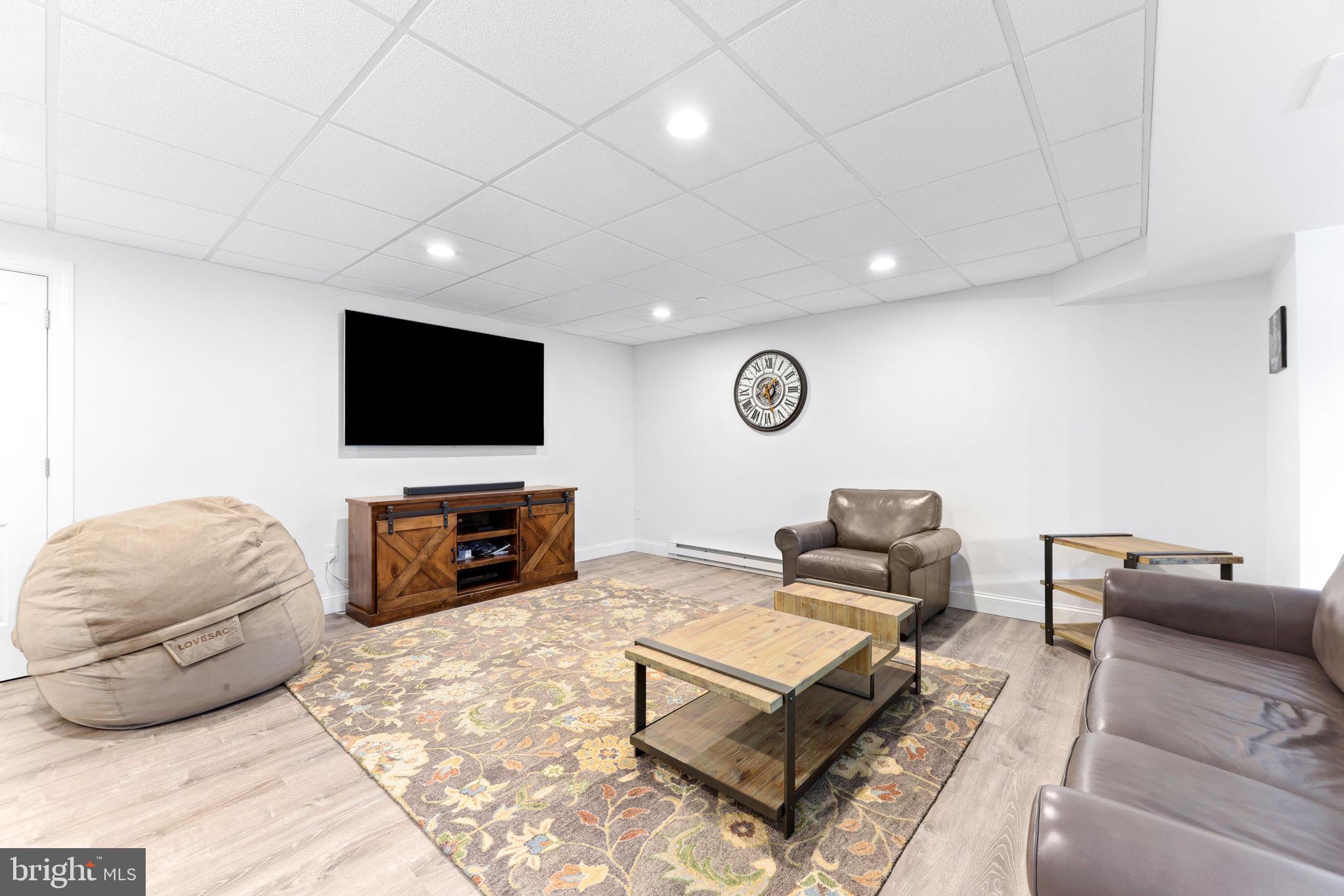 CHINQUAPIN HILL - Residential
