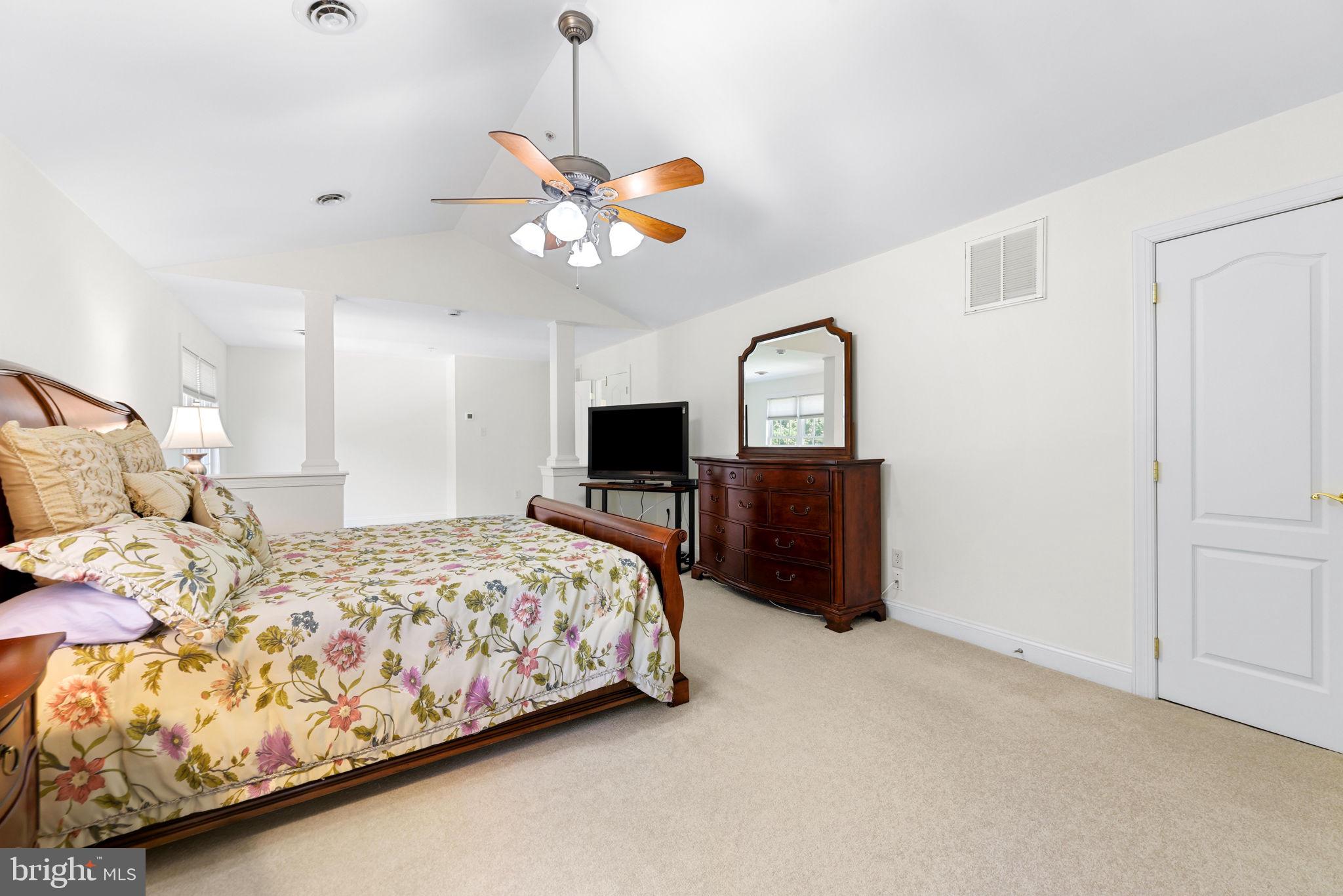 CHINQUAPIN HILL - Residential