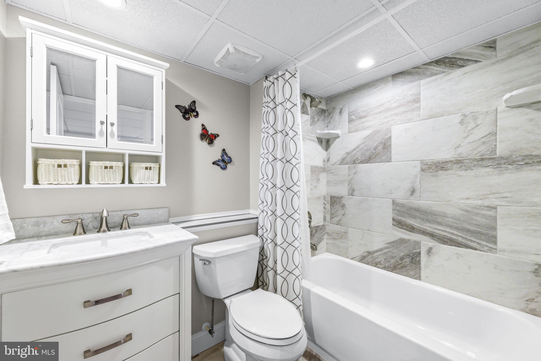CHINQUAPIN HILL - Residential
