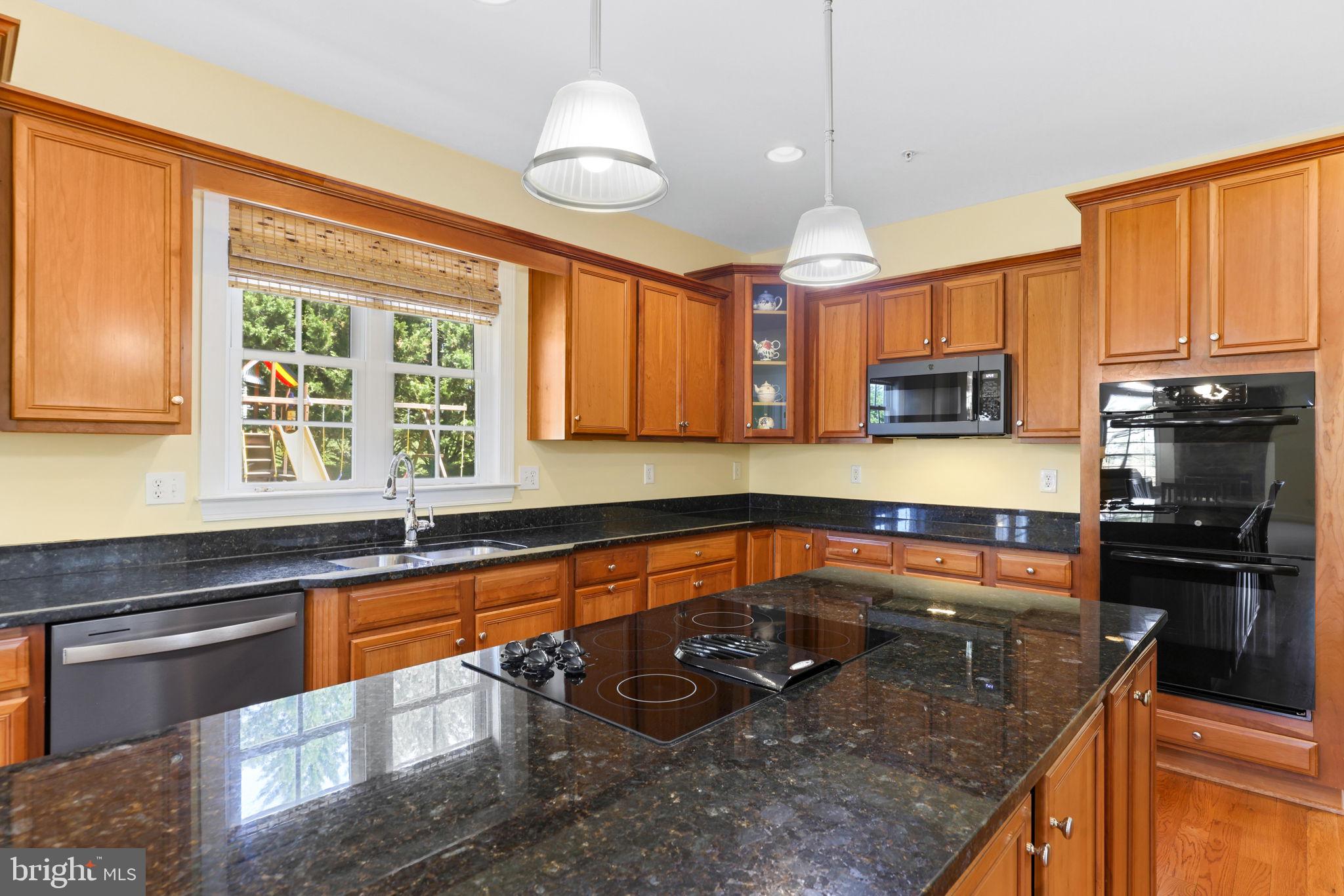 CHINQUAPIN HILL - Residential