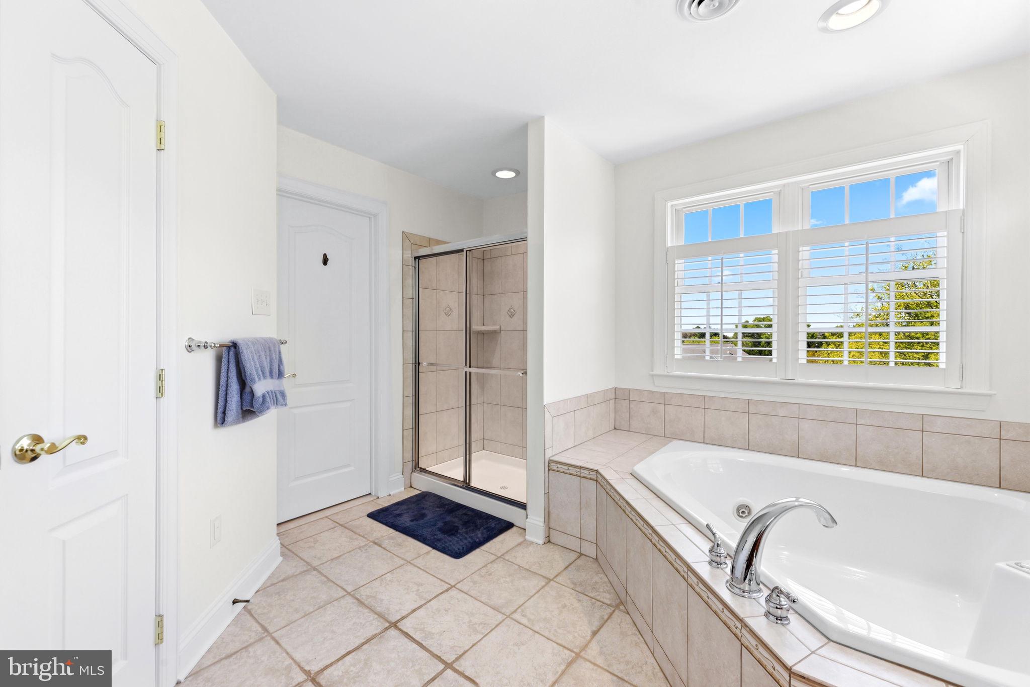 CHINQUAPIN HILL - Residential