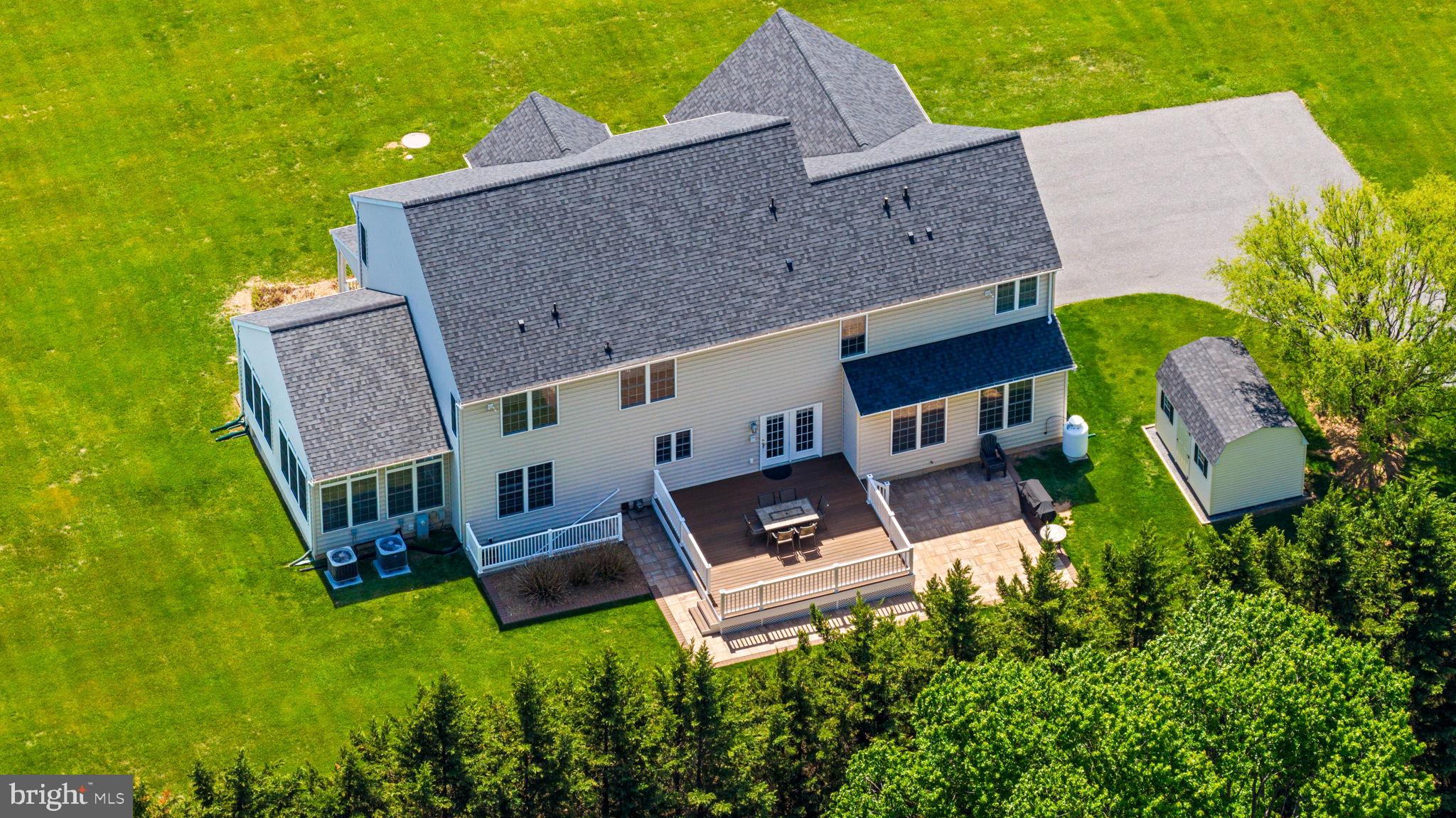 CHINQUAPIN HILL - Residential