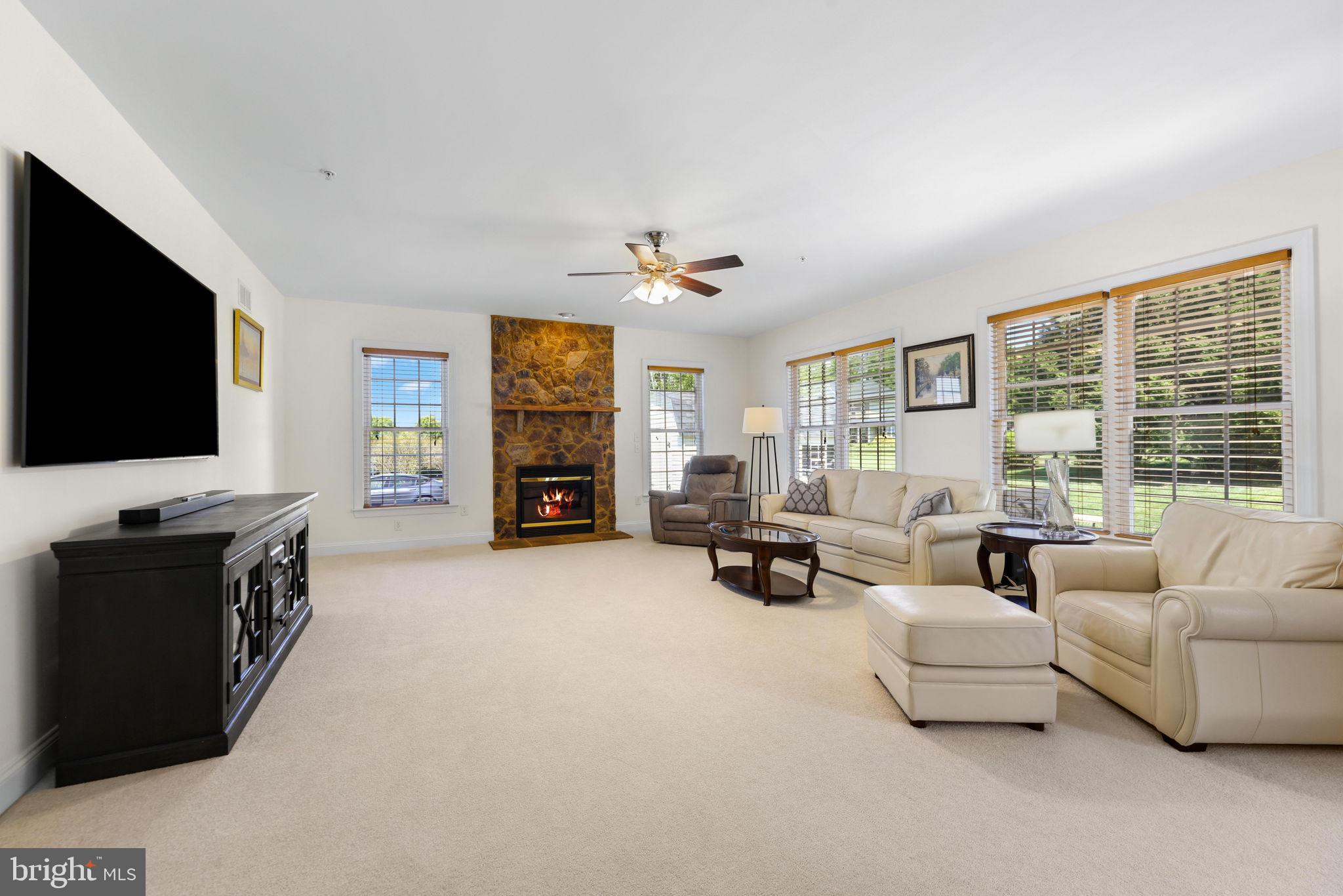 CHINQUAPIN HILL - Residential