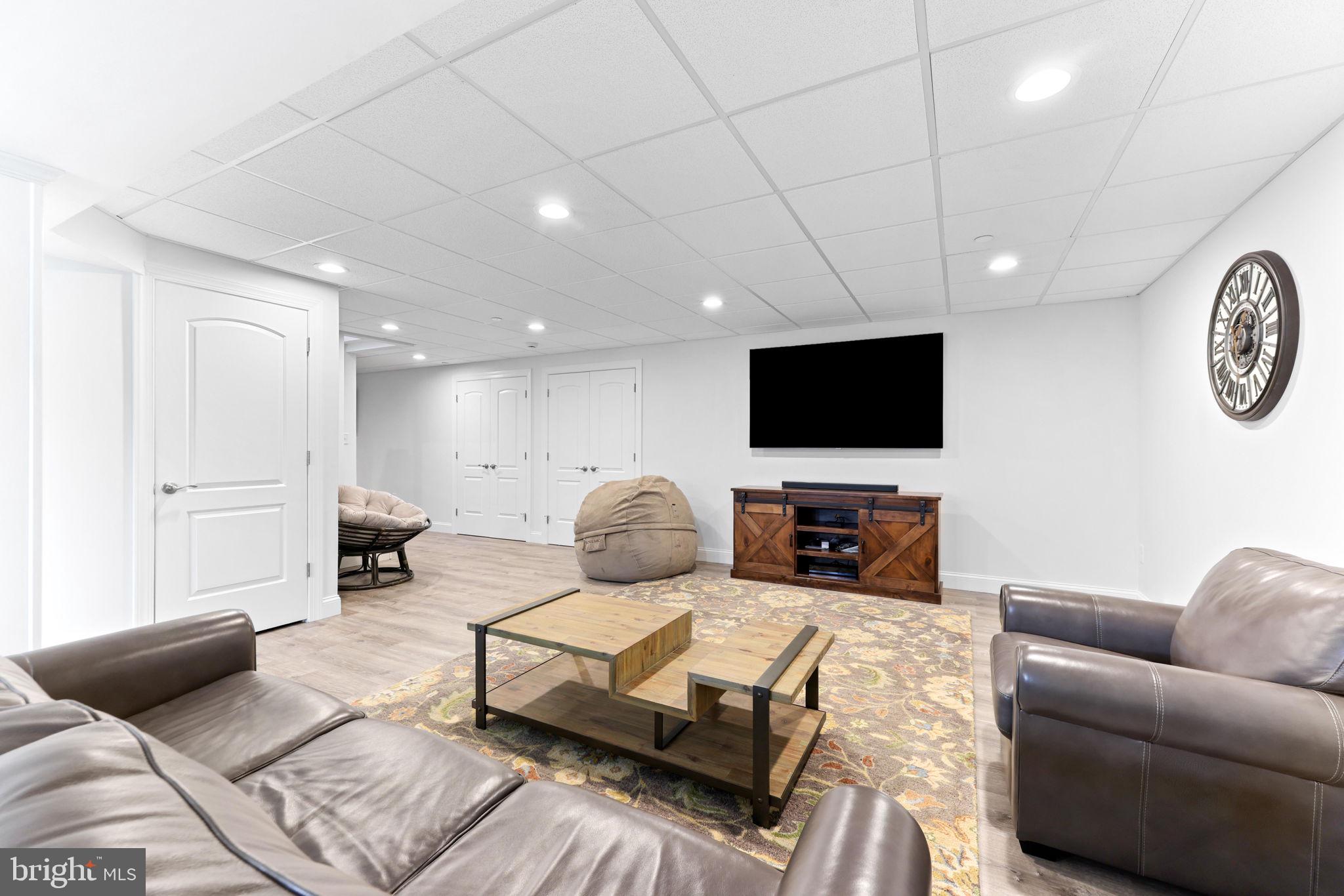CHINQUAPIN HILL - Residential