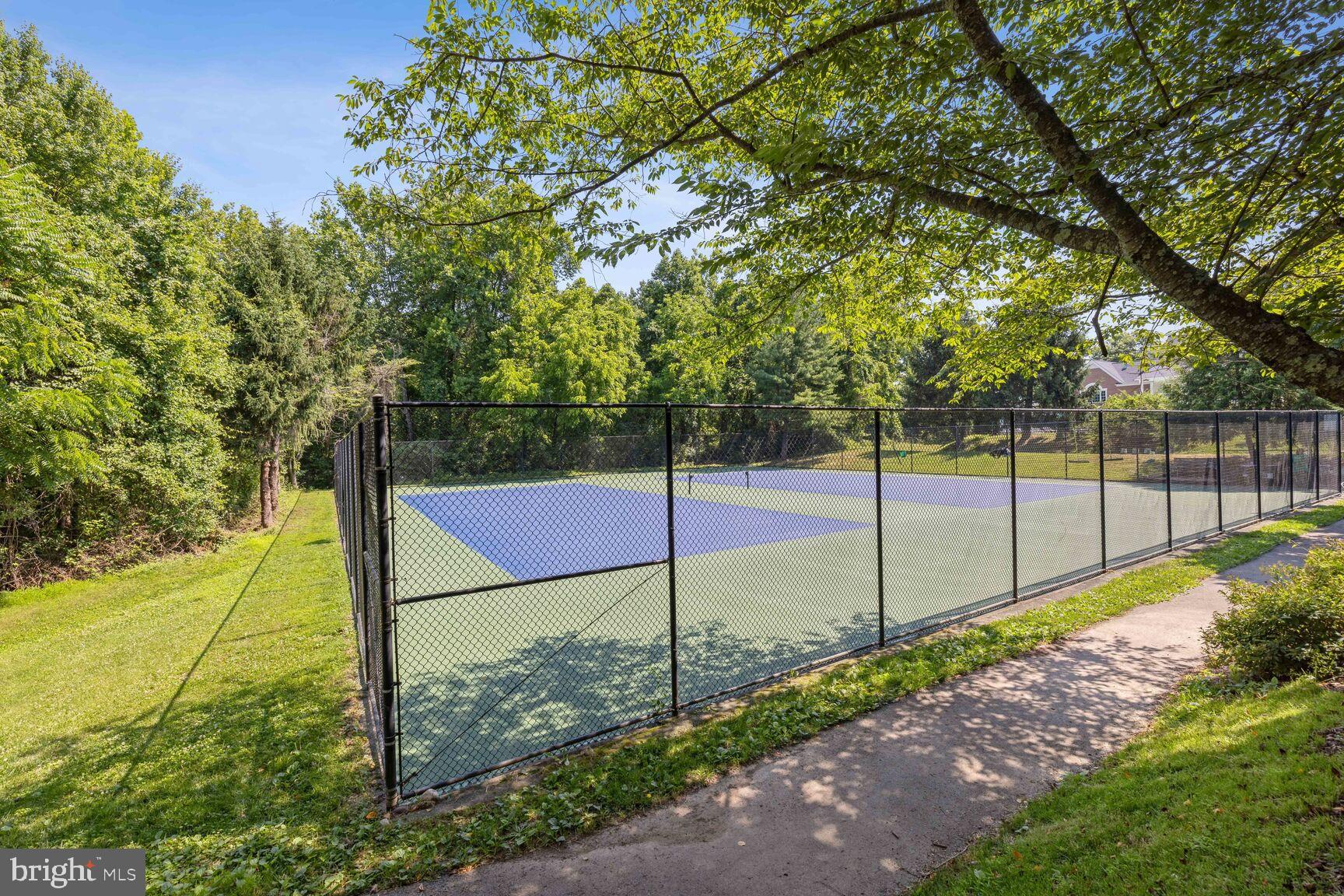 WILLOWS OF POTOMAC - Residential