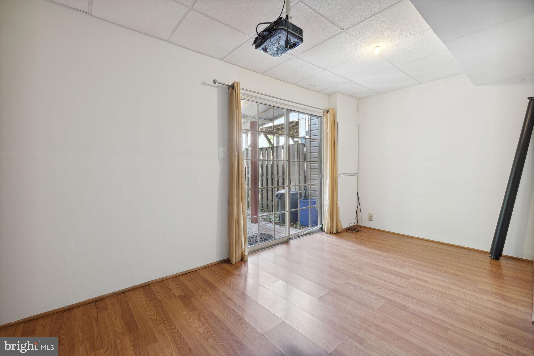 WILLOWS OF POTOMAC - Residential