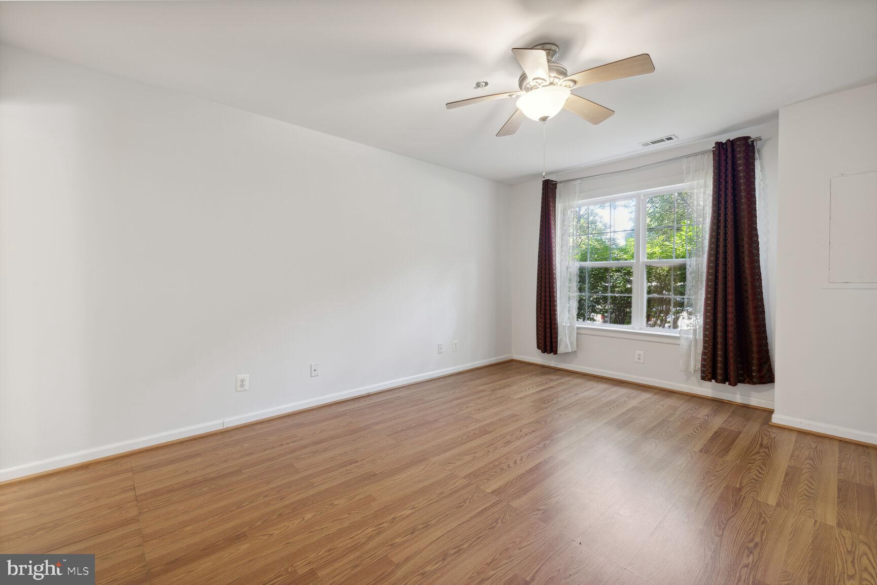 WILLOWS OF POTOMAC - Residential