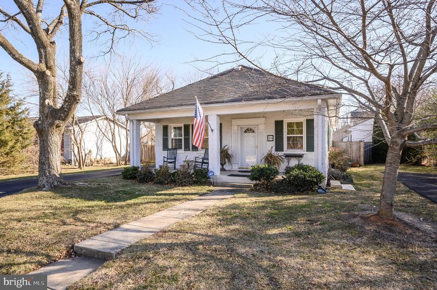 Lovely single family home located conveniently walking distance to the downtown Leesburg Historic District.  This home has nice updates and features a large back yard and a separate heated and cooled storage shed. It is ready for immediate occupancy. For application instructions see documents