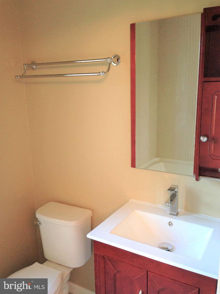 HOLLY KNOLL - Residential