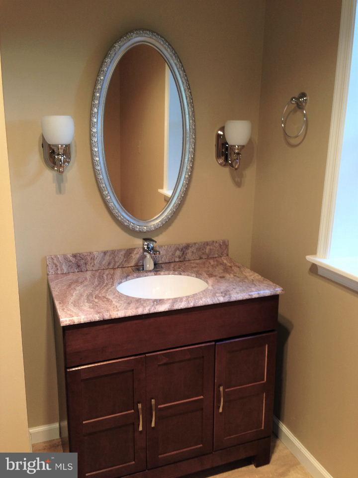 HOLLY KNOLL - Residential