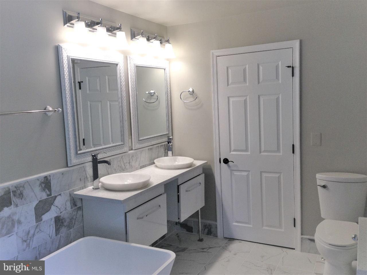 HOLLY KNOLL - Residential