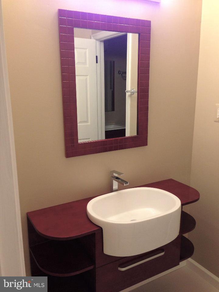 HOLLY KNOLL - Residential