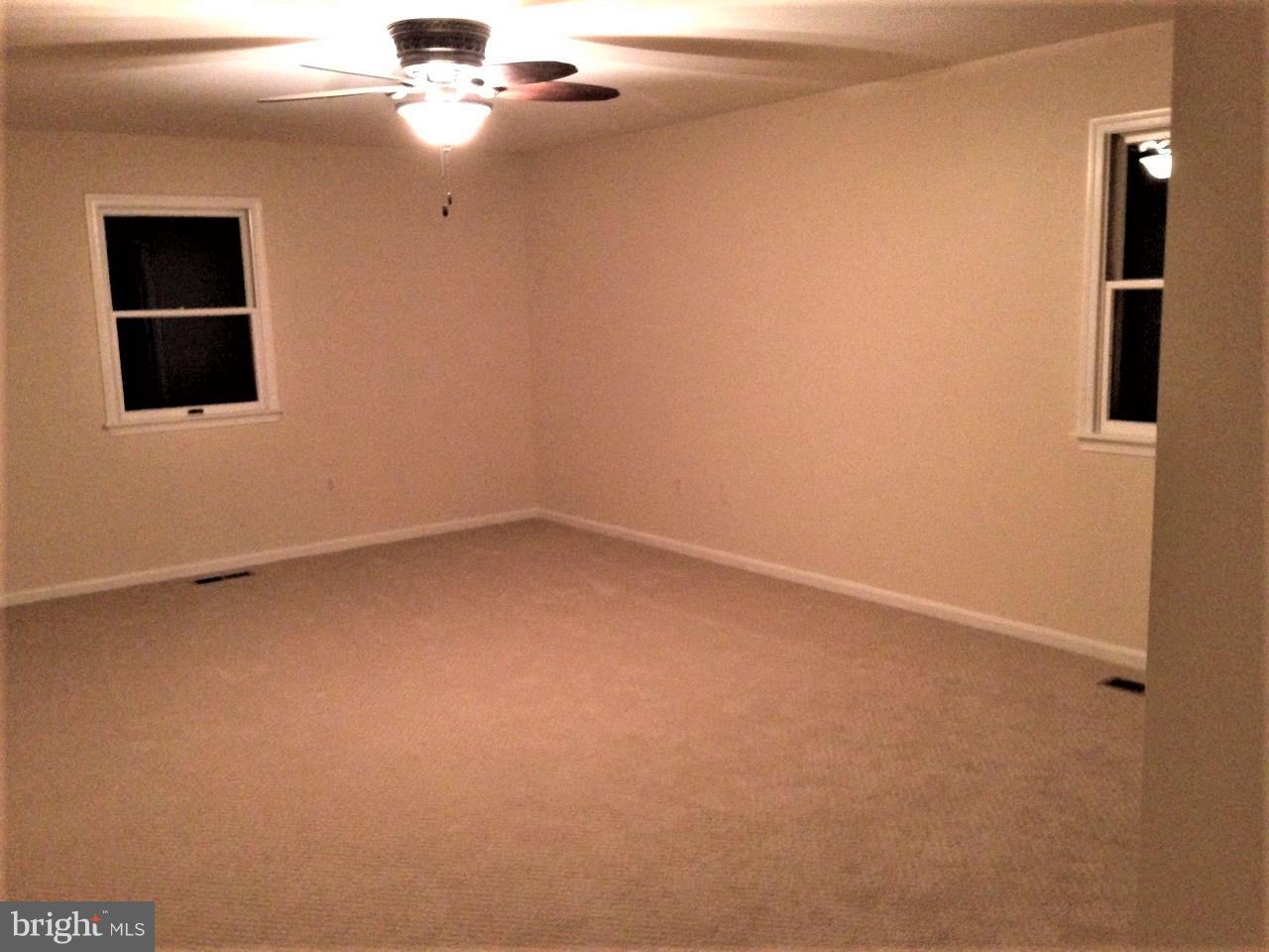 HOLLY KNOLL - Residential