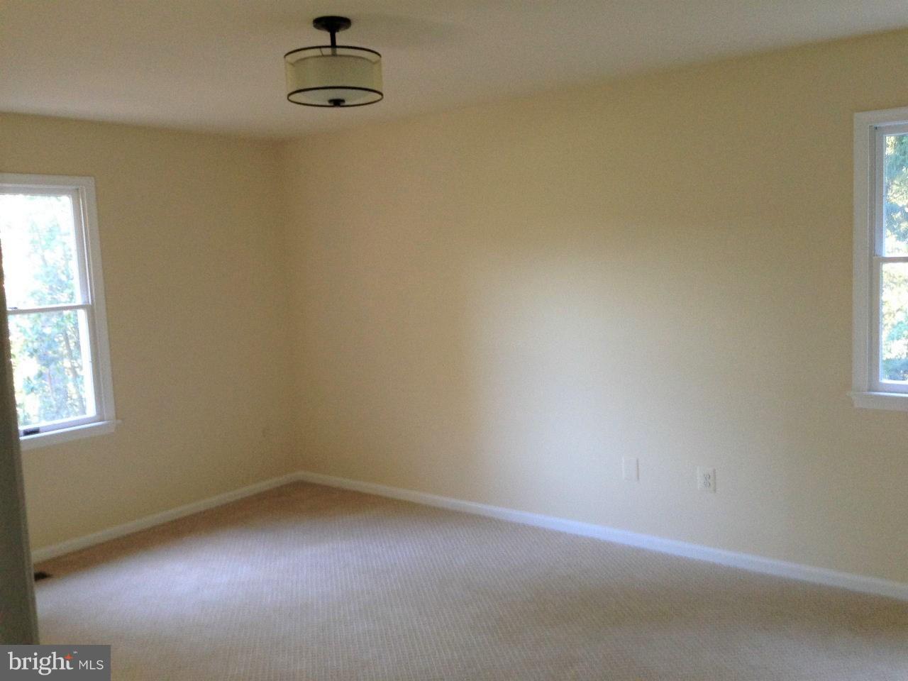 HOLLY KNOLL - Residential