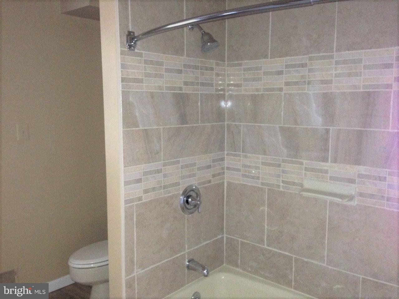 HOLLY KNOLL - Residential