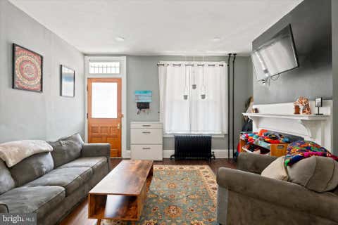 Townhouse For Sale - 1524 N Myrtlewood Street<br/> PHILADELPHIA, PA 19121