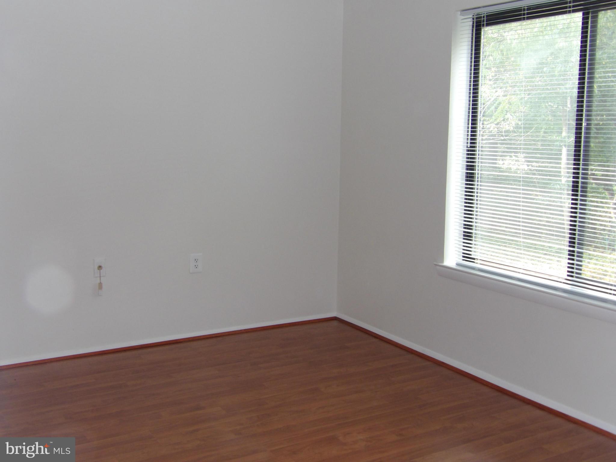 COUNTRY CLUB GREEN - Residential Lease