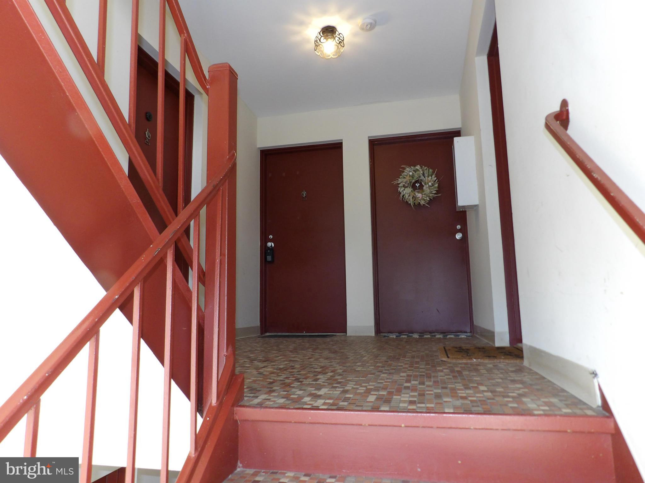 COUNTRY CLUB GREEN - Residential Lease