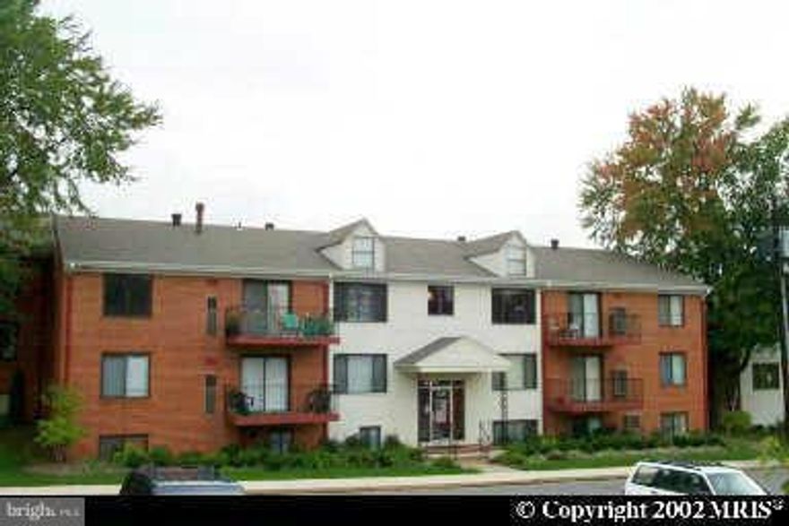 BUILDING IS "L" 2ND FL, BEST LOCATION, FACING THE POOL AND BBQ PICNIC AREA.  PLENTY OF PARKING IN FRONT.  WELL BUILT AND MAINTAINED CONDO, TOTALLY REMODELLED, PERGO FLOORS, APPLICANCES, 42" CHERRY CABINETS, GANITE COUNTERTOPS, TILES IN KITCHEN AND BATHROOM. CLOSE TO EVERYTHING.  $55 FEE PER ADULT TO SAMSON PROPERTIES 14526 LEE ROAD #100 CHANTILLY VA. NICE TENANT HELP SHOWING. AVAIL MID APRIL.