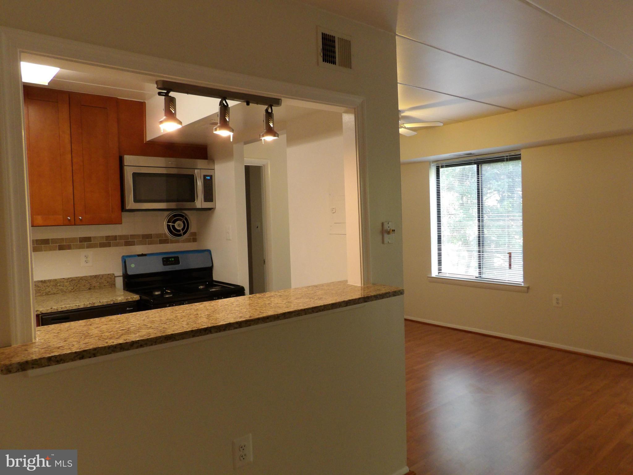 COUNTRY CLUB GREEN - Residential Lease