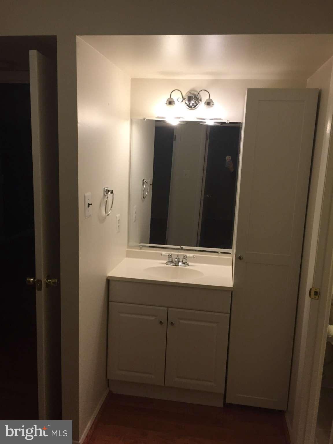 COUNTRY CLUB GREEN - Residential Lease