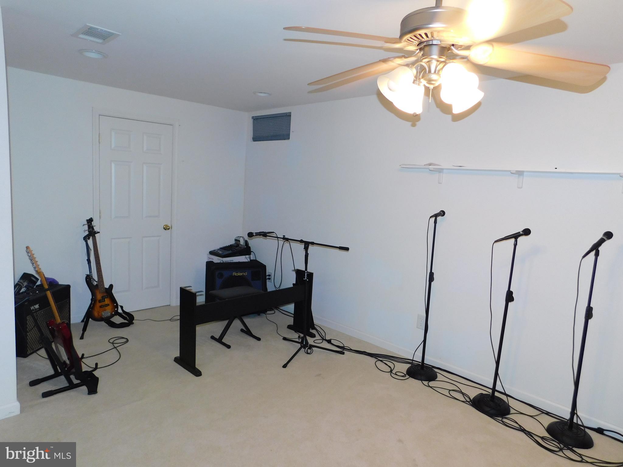 THE GLEN (SALEM FIELDS) - Residential Lease