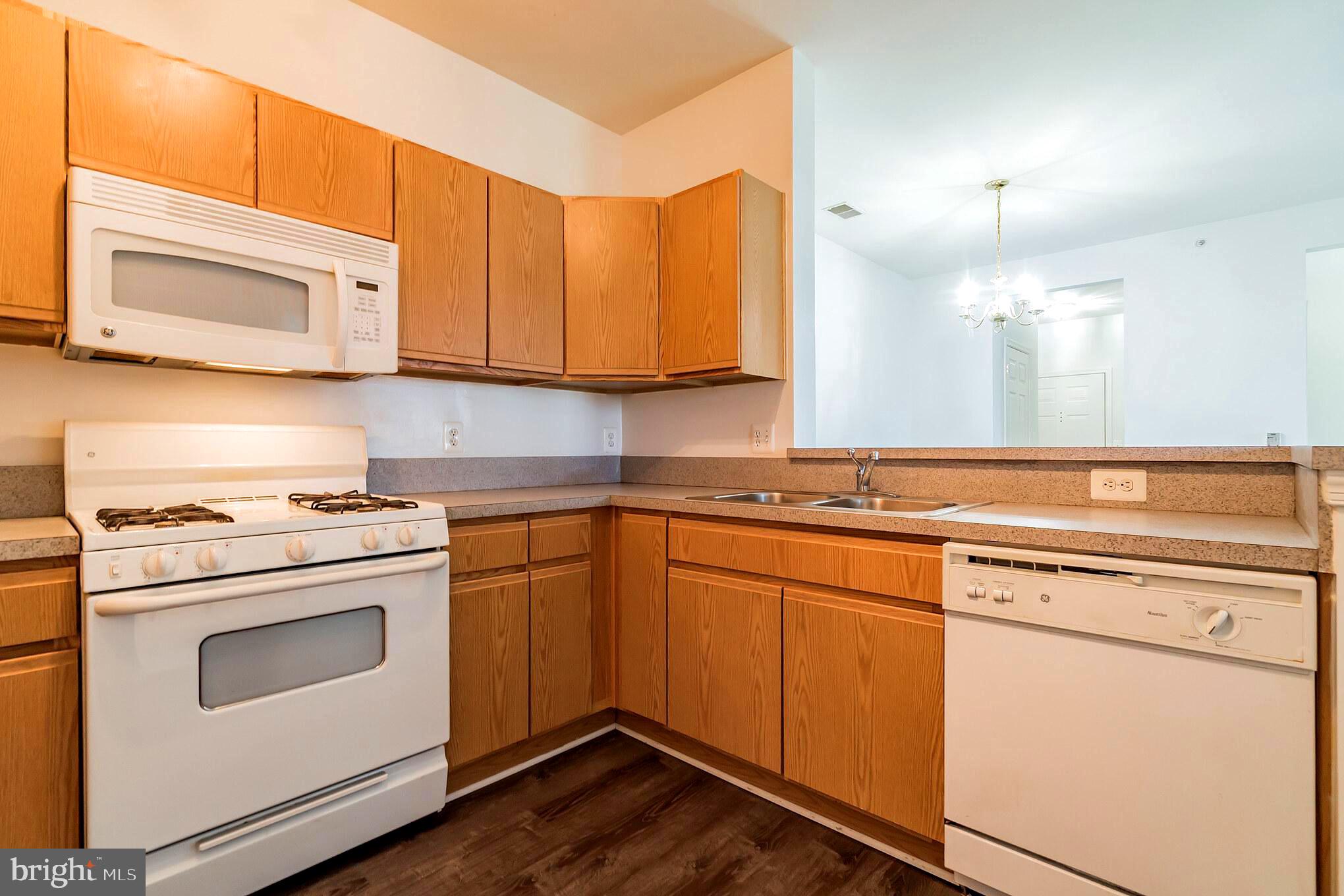 THE ADDISON AT ST PAUL - Residential