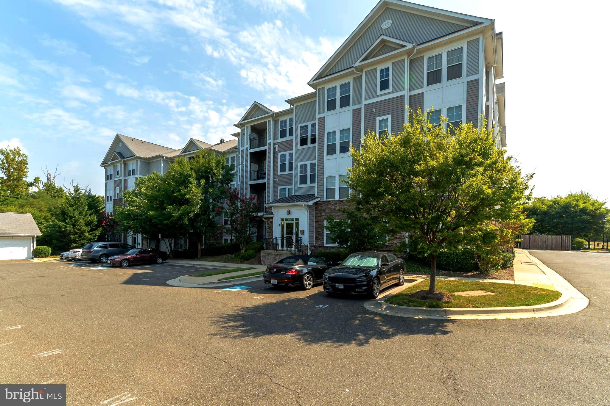 THE ADDISON AT ST PAUL - Residential