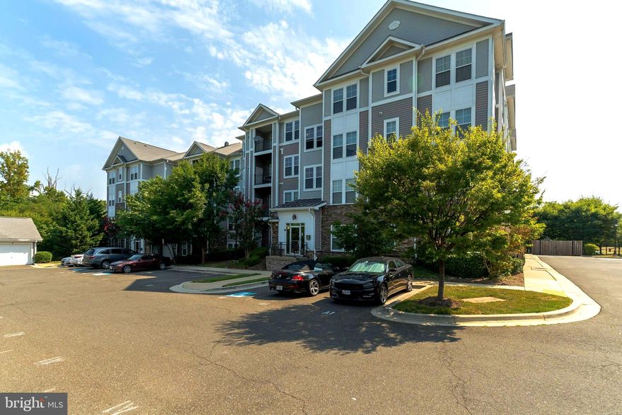 Beautifully renovated condo features two bedrooms, one full bath, carpet and laminated floors throughout! Combination dining/living space with a view out the balcony!