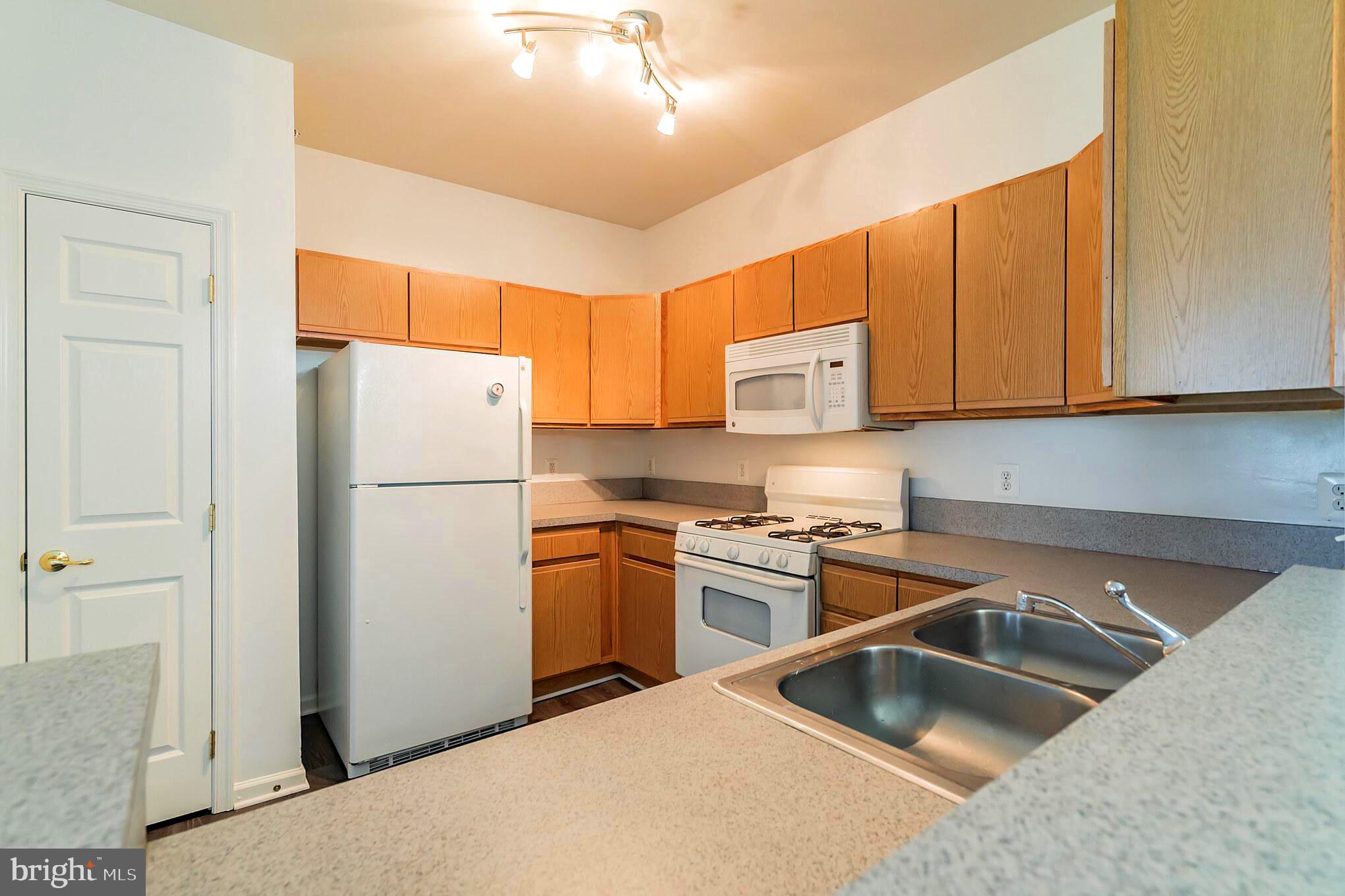 THE ADDISON AT ST PAUL - Residential