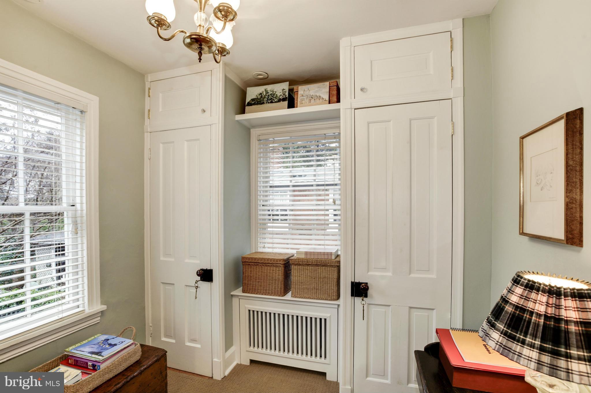OLD TOWN ALEXANDRIA - Residential