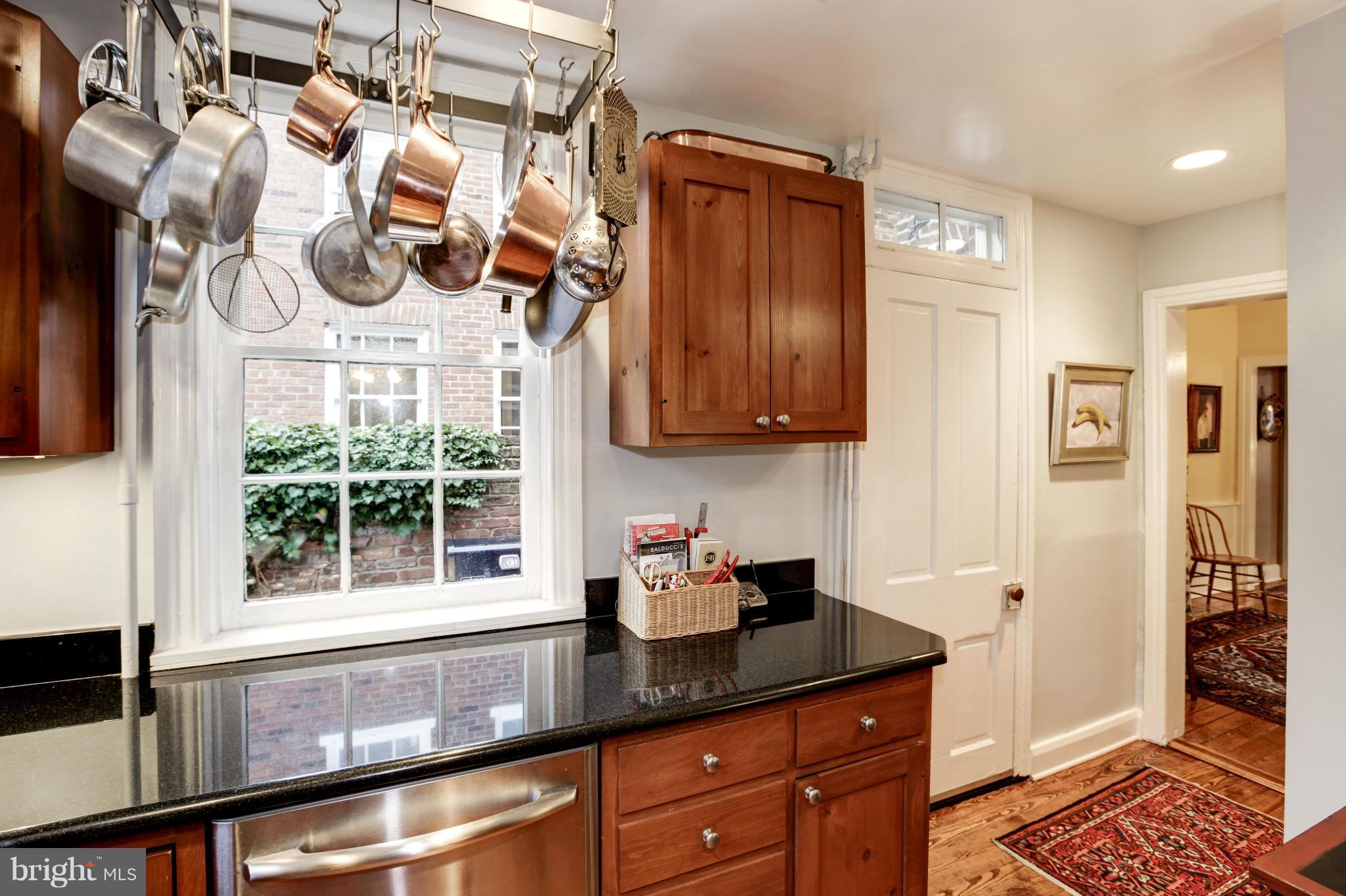 OLD TOWN ALEXANDRIA - Residential