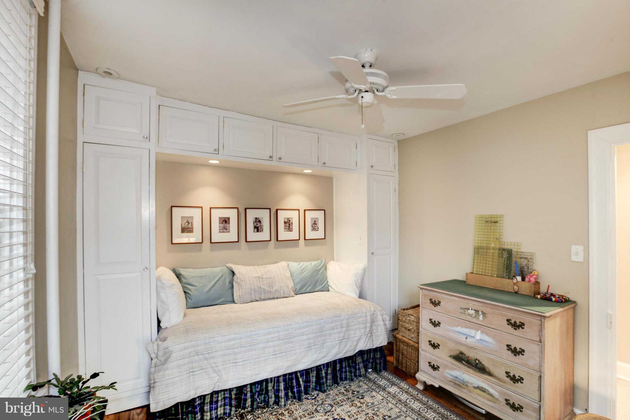 OLD TOWN ALEXANDRIA - Residential