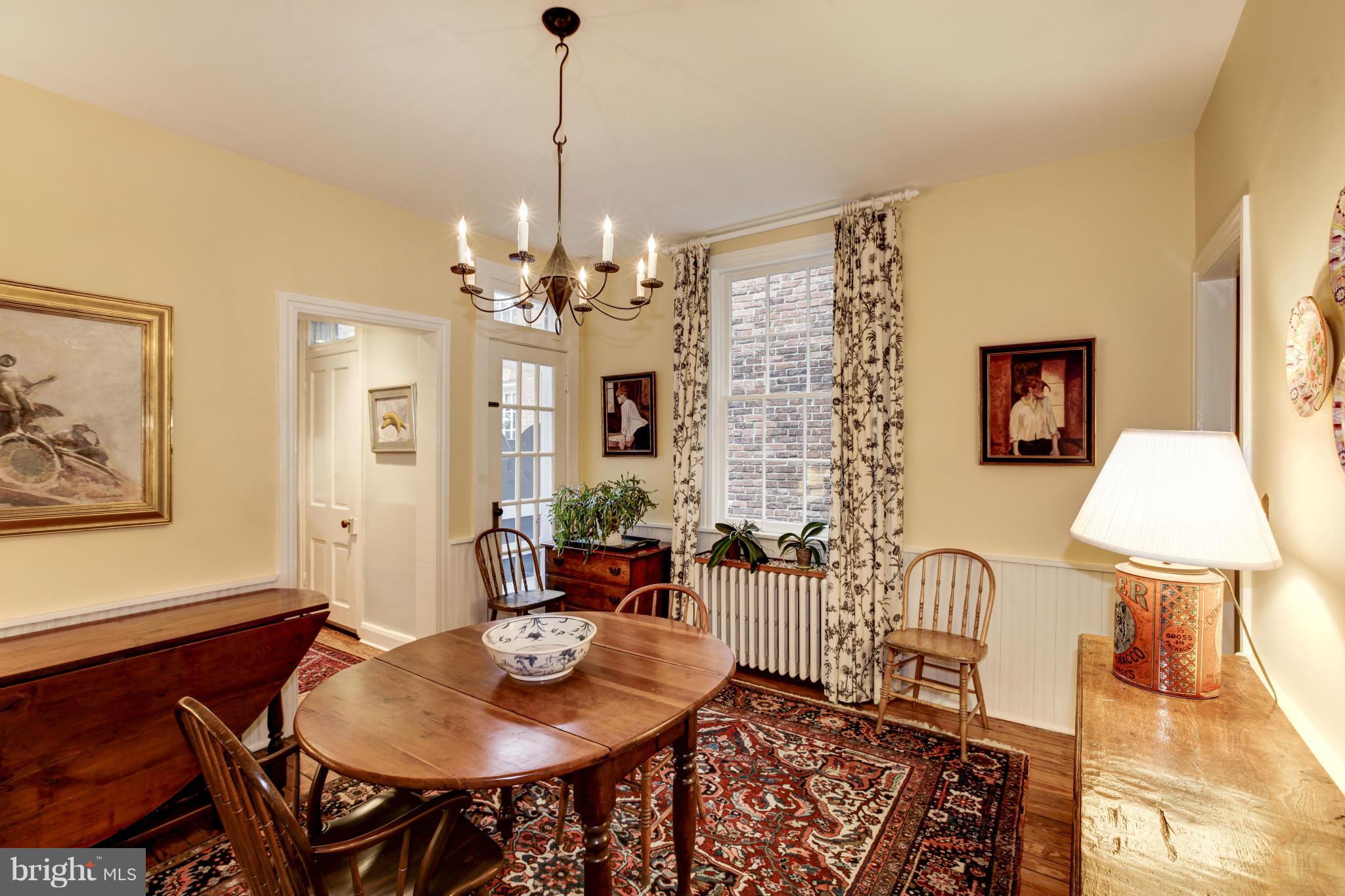 OLD TOWN ALEXANDRIA - Residential
