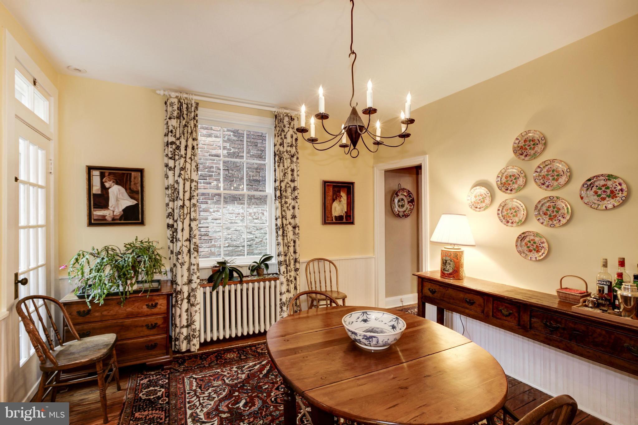 OLD TOWN ALEXANDRIA - Residential