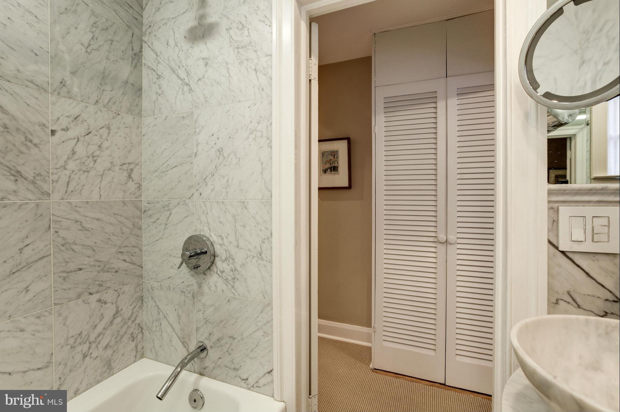 OLD TOWN ALEXANDRIA - Residential