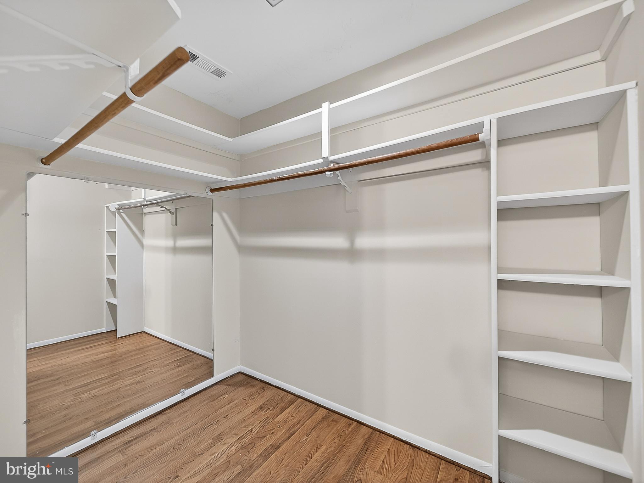 FARMINGDALE - Residential Lease