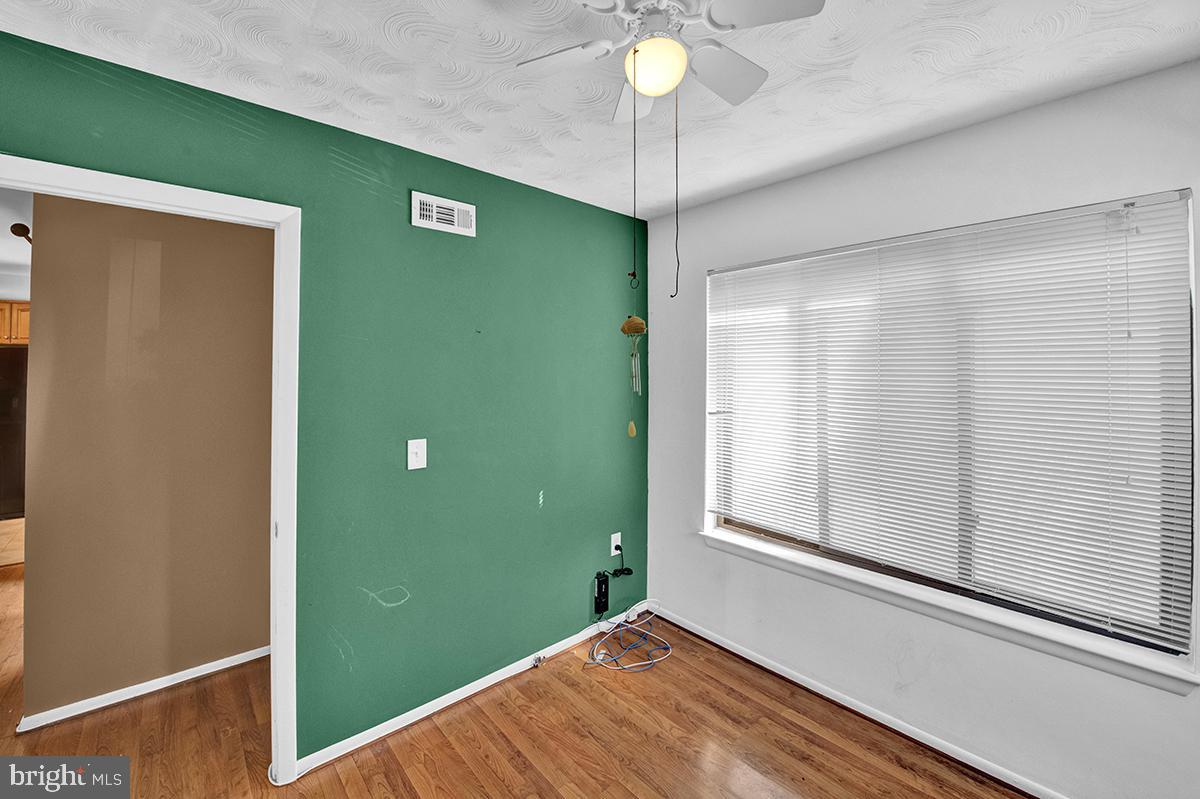 FARMINGDALE - Residential Lease