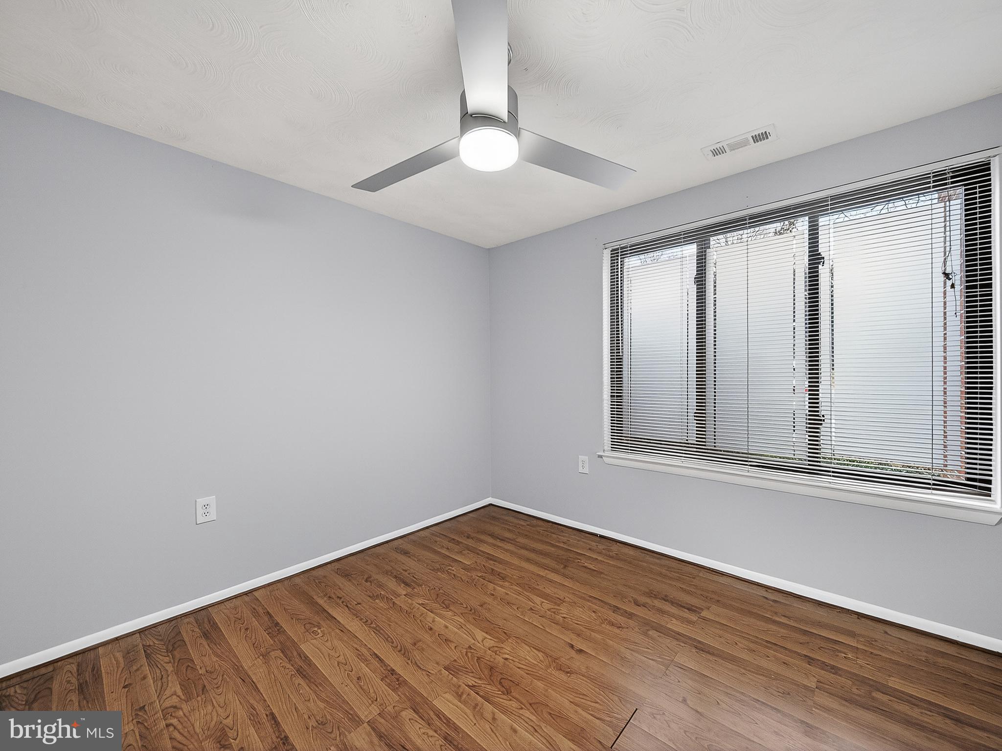 FARMINGDALE - Residential Lease