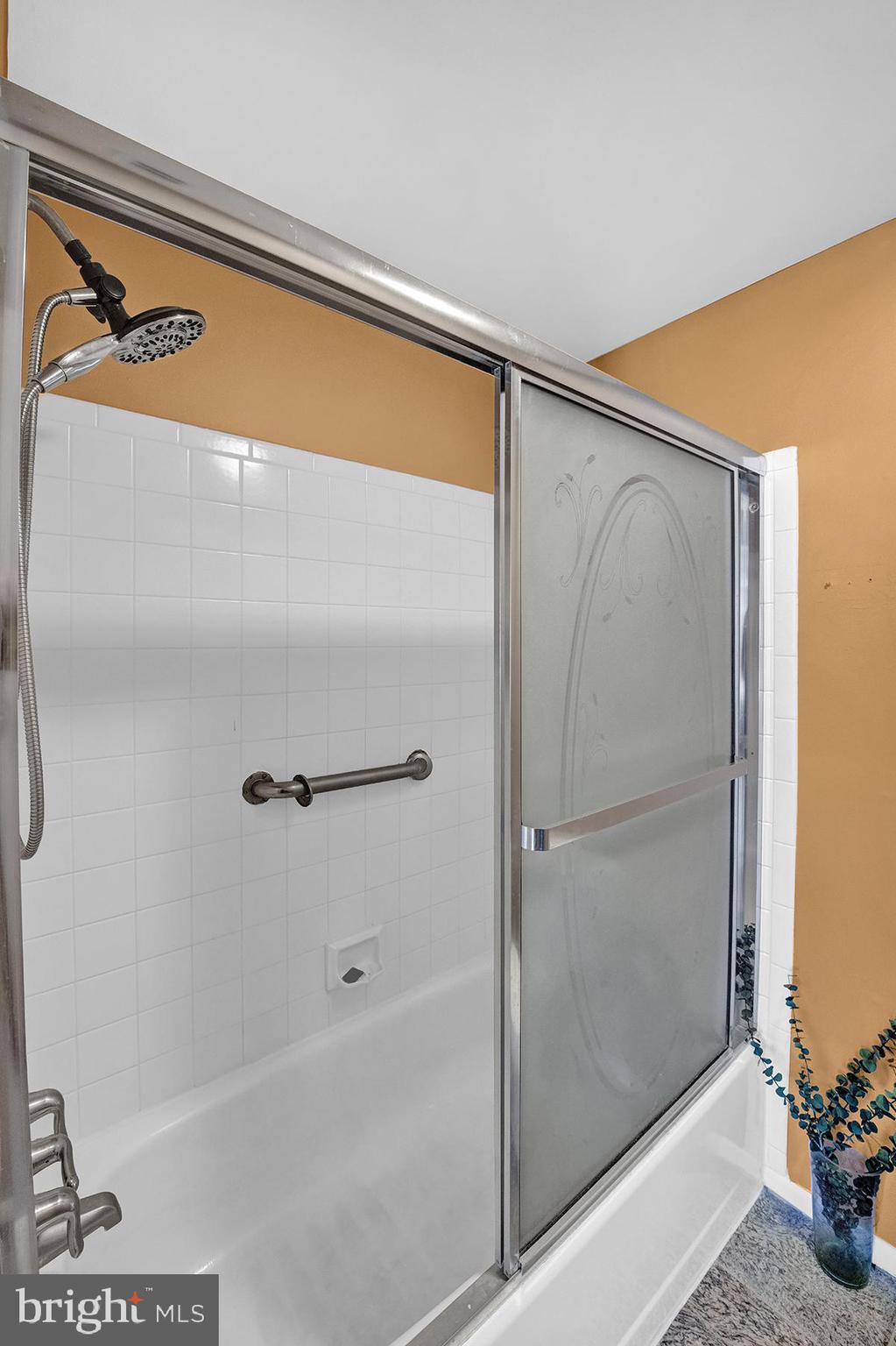 FARMINGDALE - Residential Lease