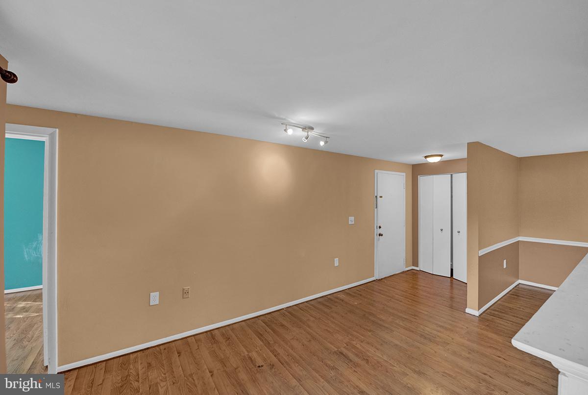 FARMINGDALE - Residential Lease