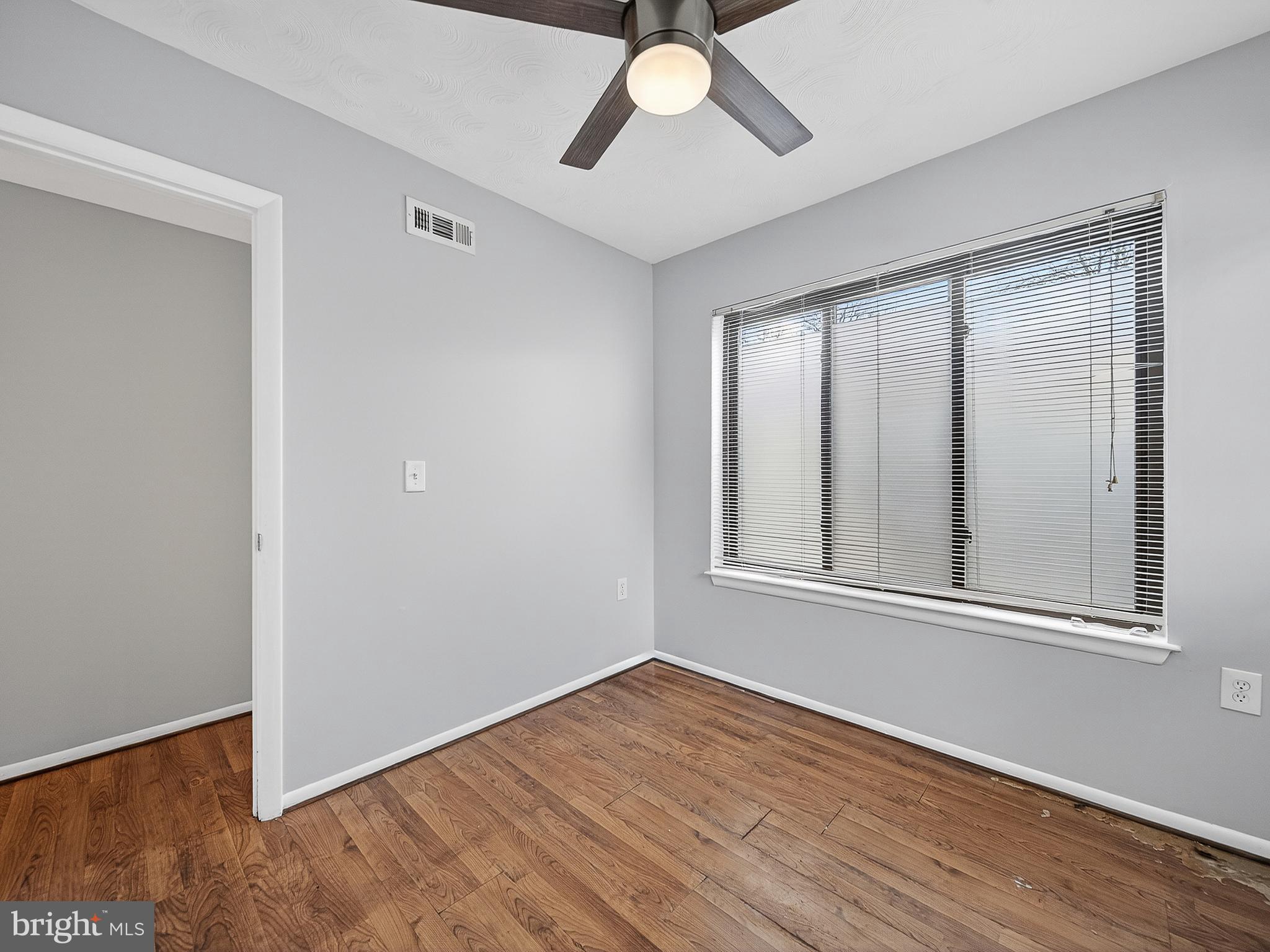 FARMINGDALE - Residential Lease