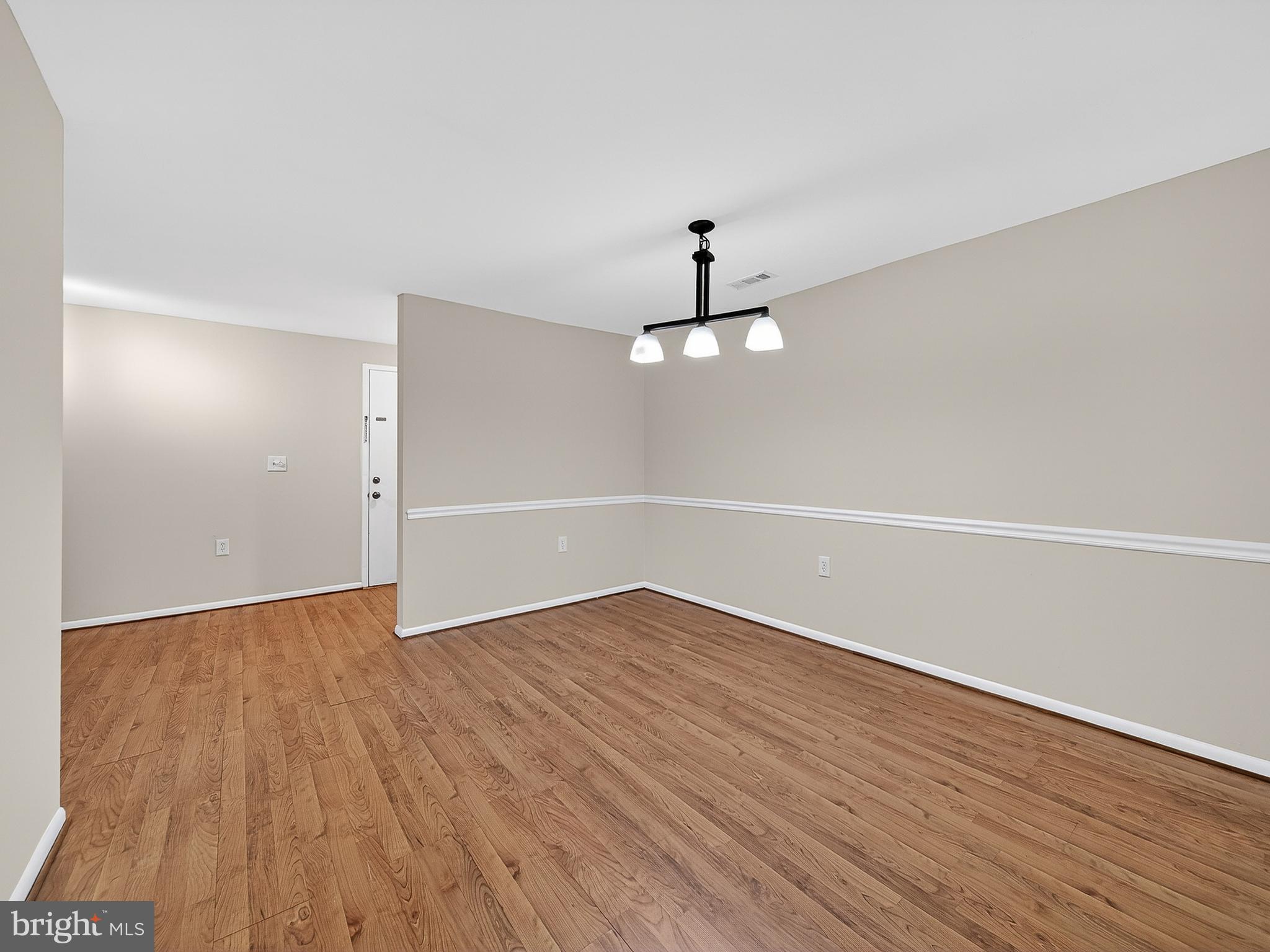 FARMINGDALE - Residential Lease