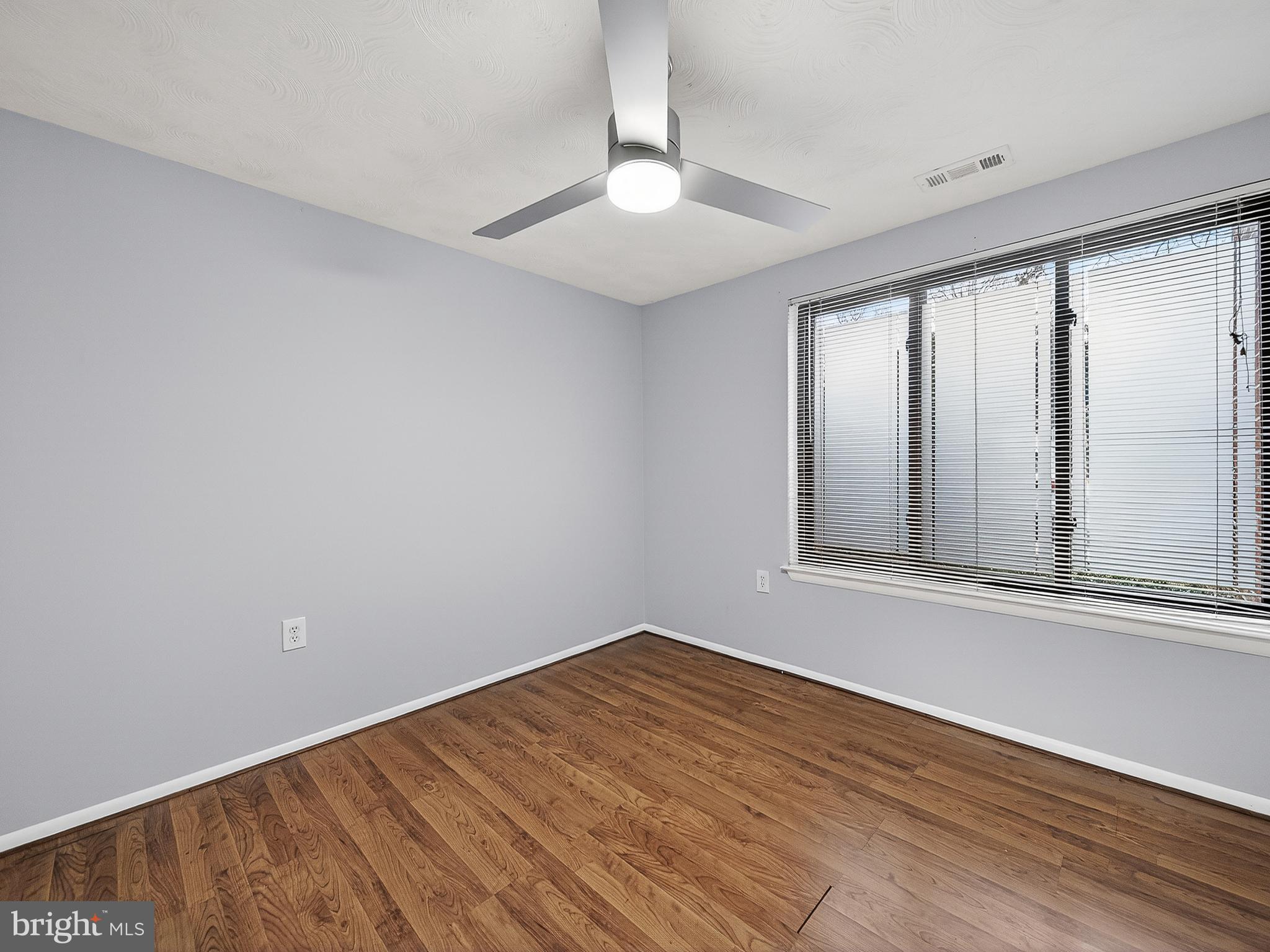 FARMINGDALE - Residential Lease