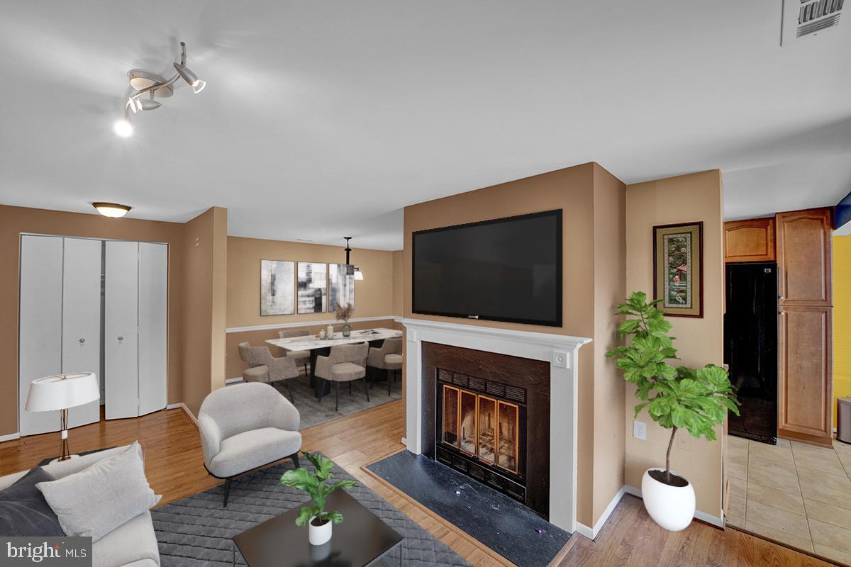 FARMINGDALE - Residential Lease