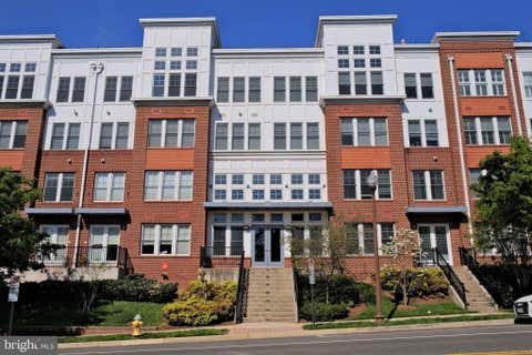 Photo of 1418 N Rhodes Street #B417, ARLINGTON, VA 22209 (MLS # VAAR2071676)