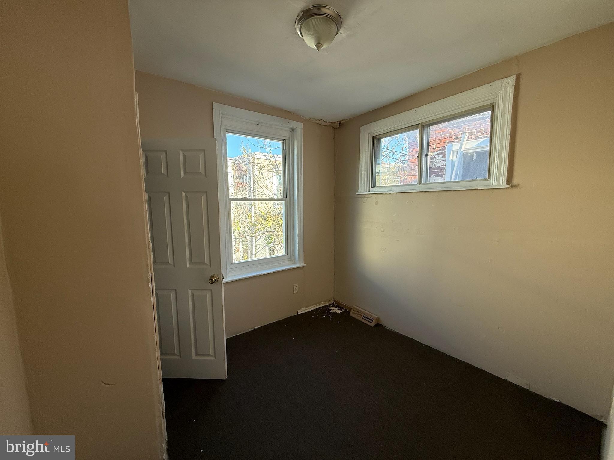 2411 W INDIANA AVENUE